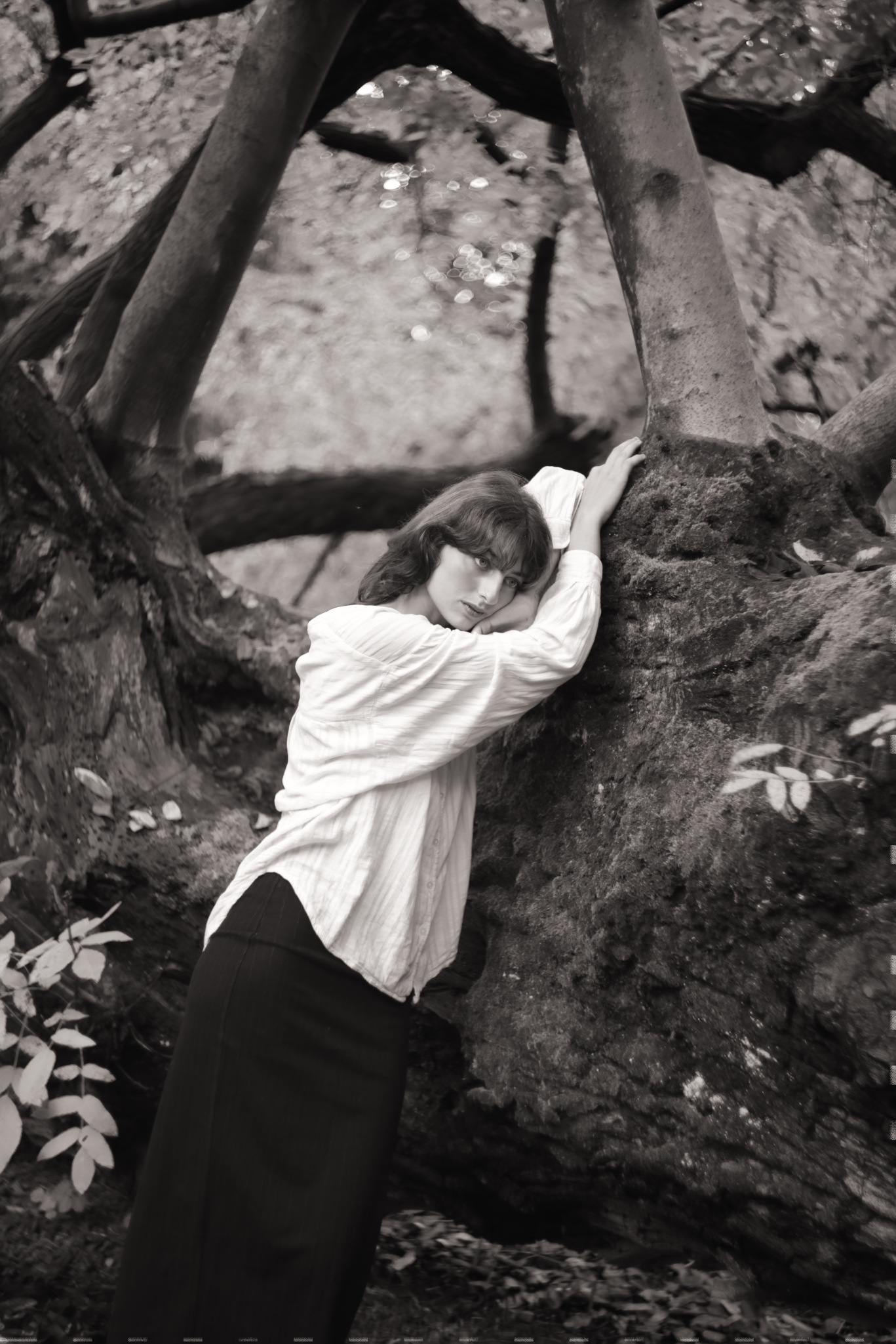 Hands holding violin